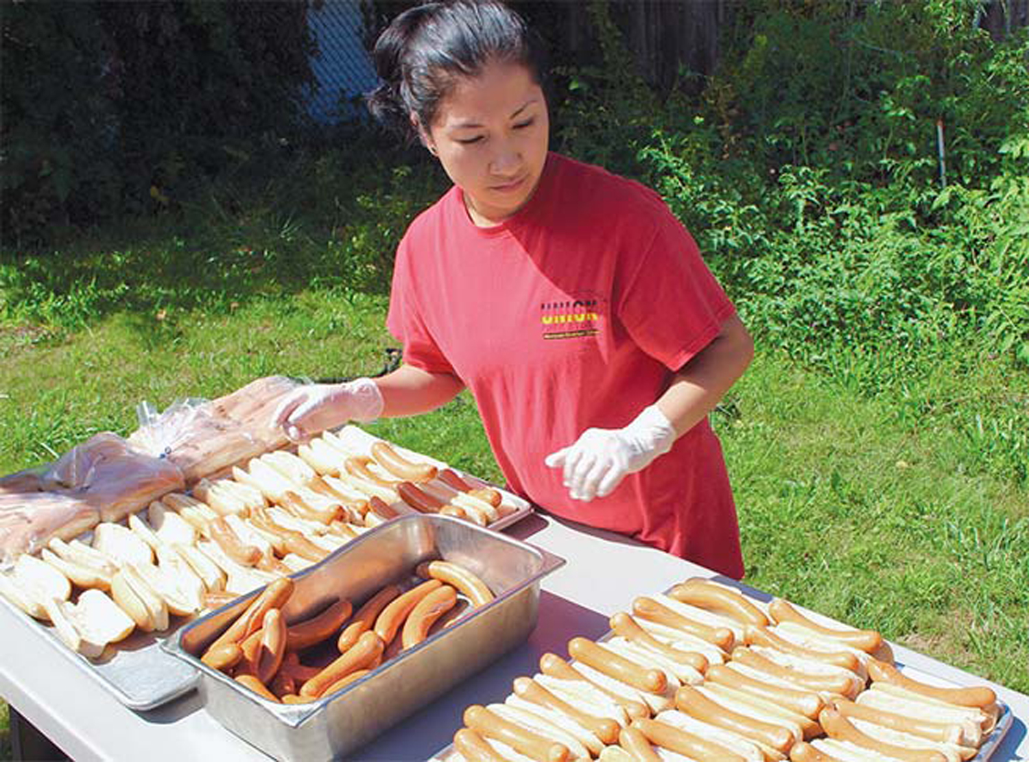 freshly grilled hot dogs from Union Pork Store, ready for tour goers